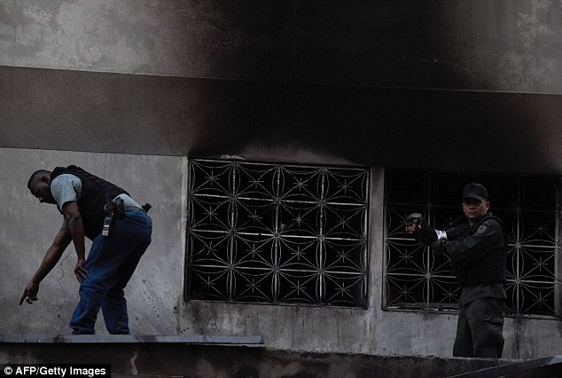 Bu ölkənin prezidentinə qarşı sui-qəsd -  VİDEO + FOTO