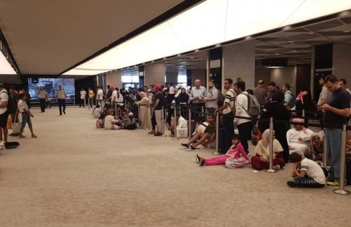 Bakı aeroportunda    PROBLEM - Yüzlərlə insan...