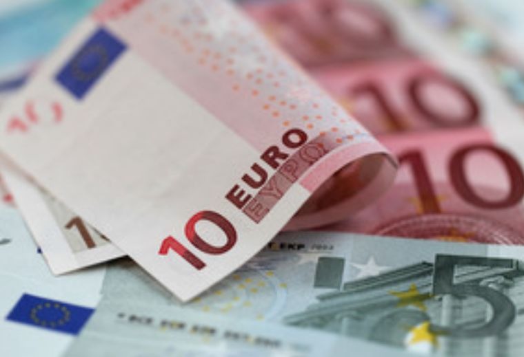 Lirənin ucuzlaşması Avropa banklarını çətin vəziyyətə saldı   â€“ AÇIQLAMA