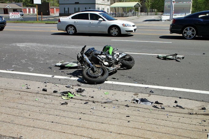 Motosiklet AŞDI   - Sürücü öldü