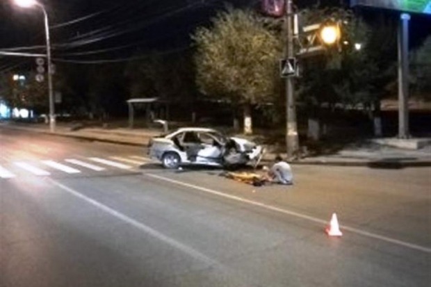 Nissan elektrik dirəyinə çırpıldı    - sürücü öldü