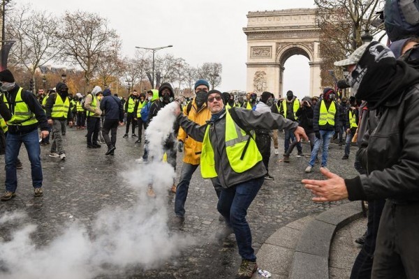 Parisdə "sarı jiletlər"in aksiyası keçirilir 