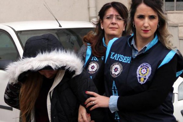 Polisdən əməliyyat: qadınları fahişəliyə cəlb edənlər saxlanıldı - FOTO