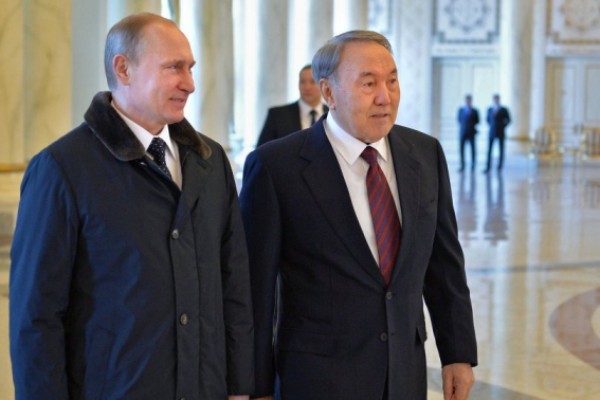 Putin istefadan qabaq Nazarbayevlə danışıb 