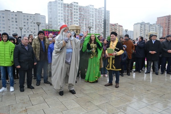 Bakı Novruzu böyük təntənə ilə qeyd edir - FOTOLAR