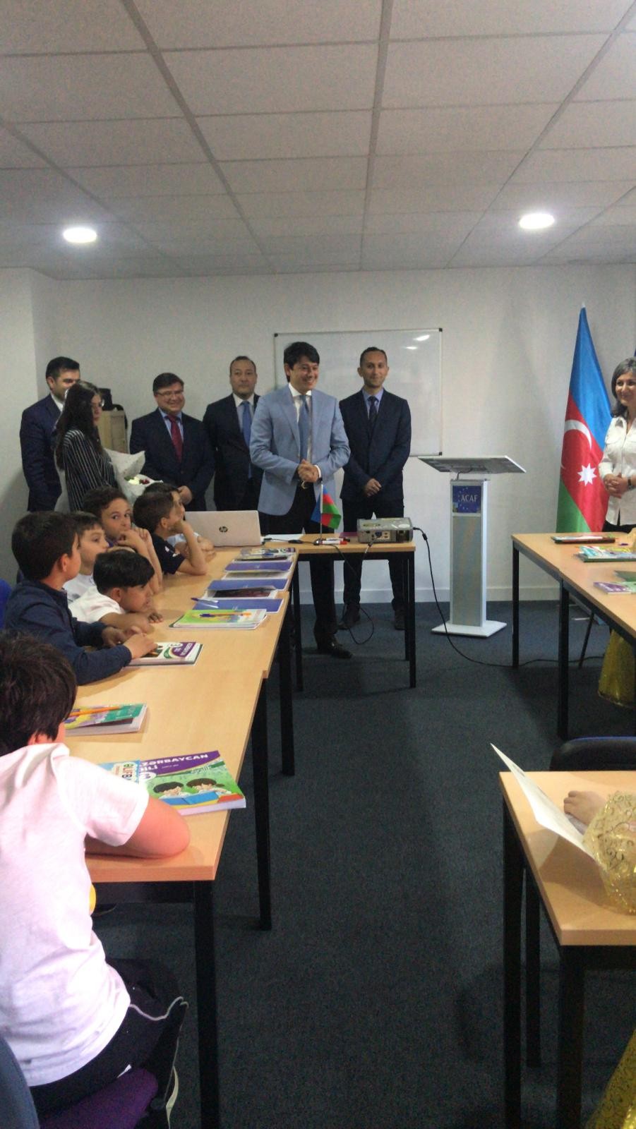 Fransada Azərbaycan məktəbi açıldı - FOTOLAR
