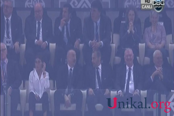Prezident və xanımı final qarşılaşmasını stadiondan izləyir - FOTO
