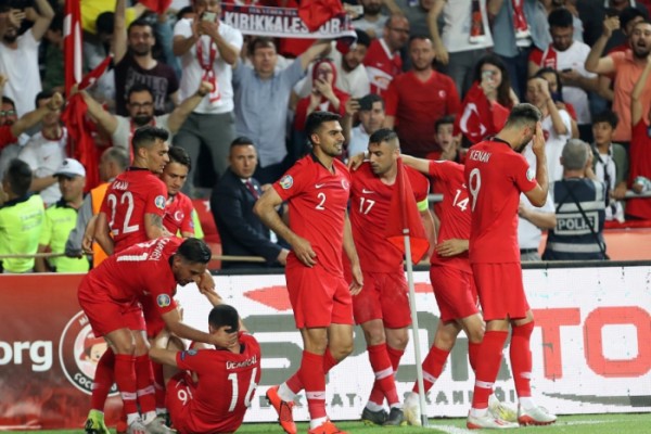 Türkiyədən dünya çempionuna futbol dərsi - VİDEO