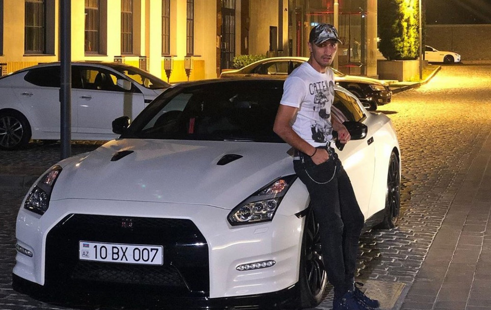 “Qarabağ”ın futbolçusu yeni 250 minlik maşın aldı (Foto)