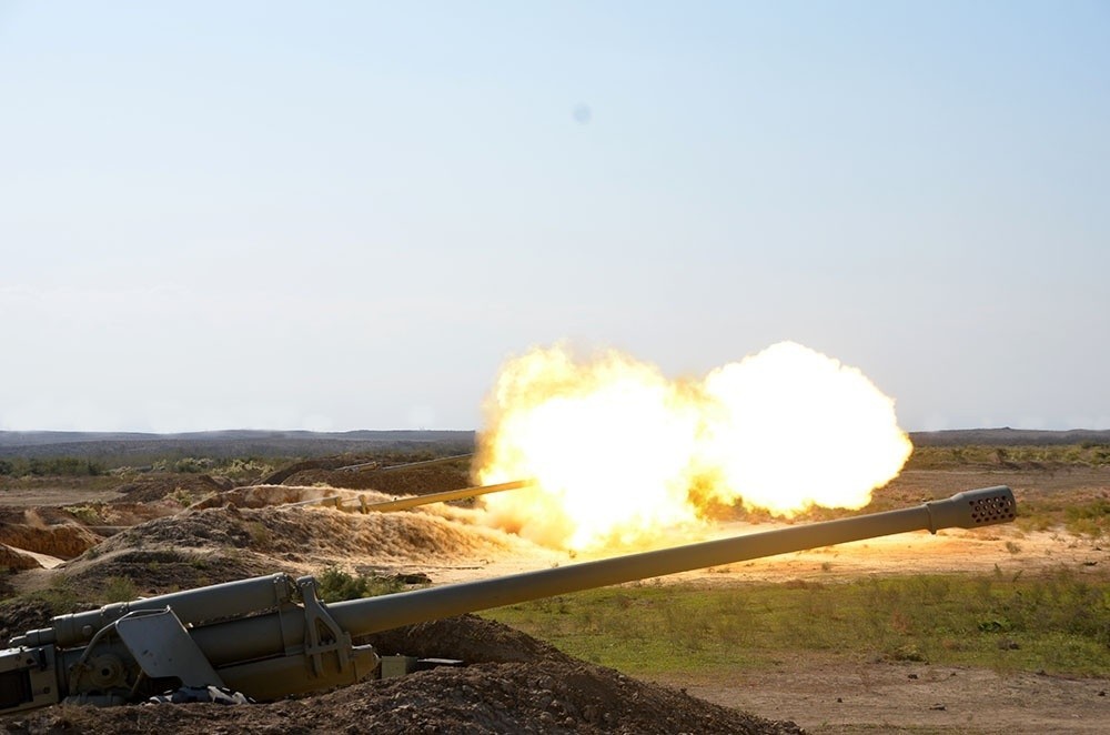 Ordumuzun raket və artilleriya bölmələri döyüş atışları icra etdi (Video+Foto)