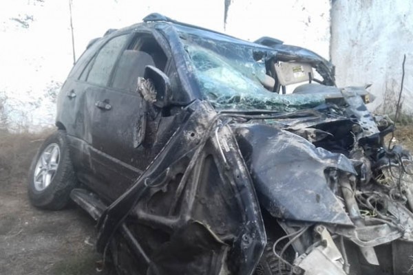 Sumqayıtda minik avtomobili qəzaya uğradı - Ölən və yaralananlar var