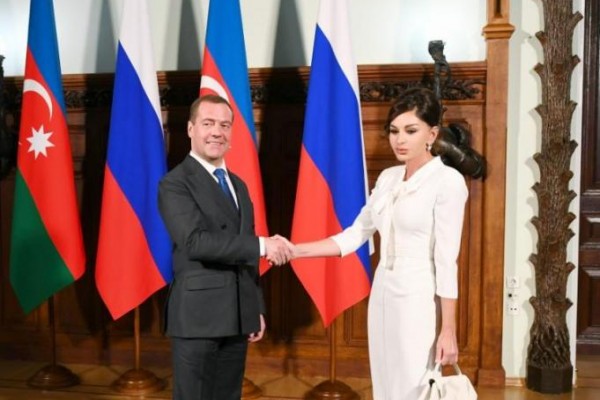 Mehriban Əliyeva Dmitri Medvedevlə görüşdü - FOTOLAR