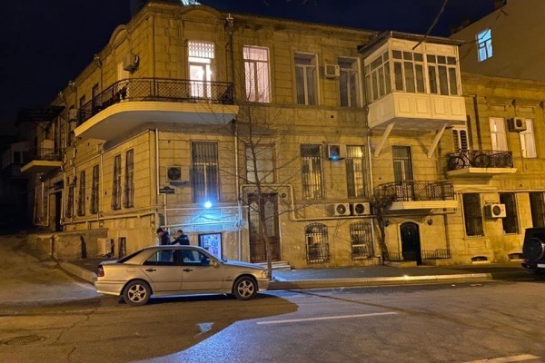 Bakıda bu komitə sədrinin müavini evini hostel etdi - Polis işə qarışdı