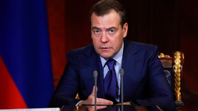 Dmitri Medvedev və komandası istefa verdi