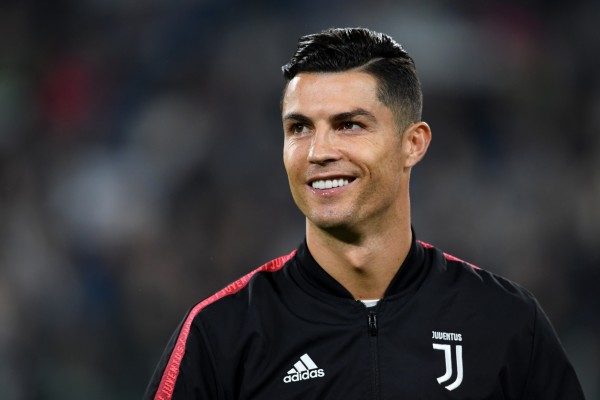 UEFA qaydaları dəyişdi - Ronaldoya görə (FOTO)