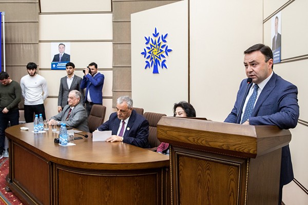 Elnur Allahverdiyev seçicilərinə hesabat verdi - FOTO