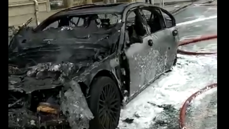 Bakıda bahalı avtomobil yandı - TIXAC YARANDI (VİDEO)