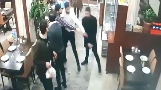İstanbulda azərbaycanlı qız silahla saxlanıldı - Kütləvi dava düşdü (VİDEO)