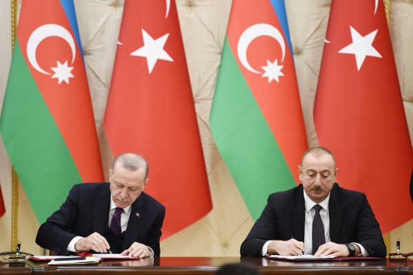 Azərbaycan-Türkiyə sənədləri imzalandı 