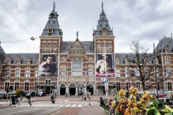 Hollandiyada koronavirusdan ölənlərin sayı artdı 