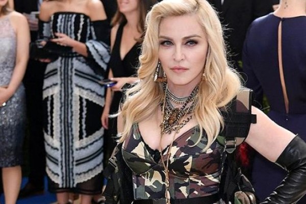 Madonnanın koronavirus testi pozitiv çıxdı