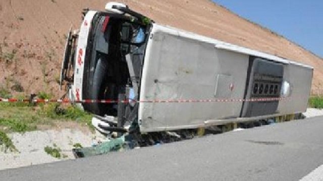 Türkiyədə avtobus aşdı, 19 yaralı