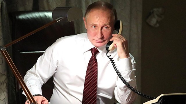 Putin məxfi kabinetini jurnalistlərə göstərdi- VİDEO