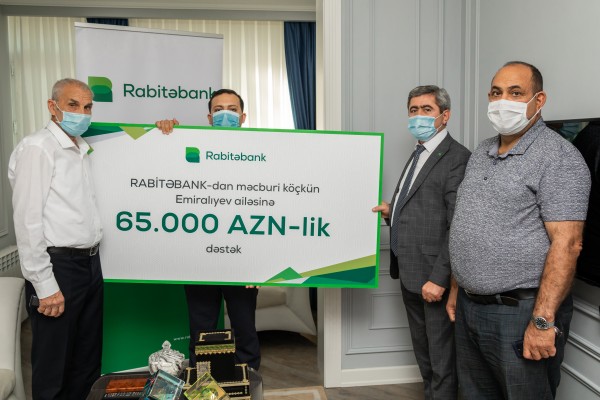 “Rabitəbank”dan məcburi köçkün ailəsinə 65.000 AZN yardım