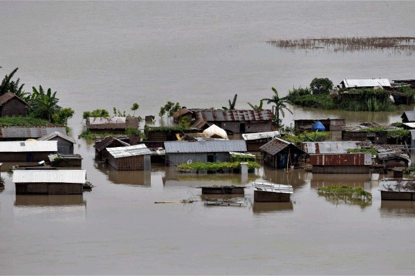 Musson yağışları 50 insanın həyatına son qoydu - Hindistanda