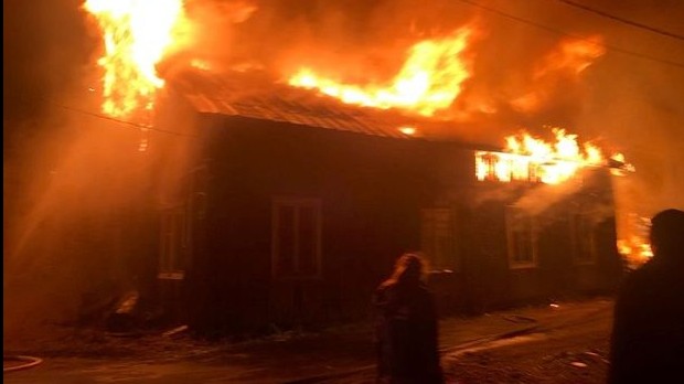 Göyçayda 79 yaşlı qadın evində diri-diri yandı 