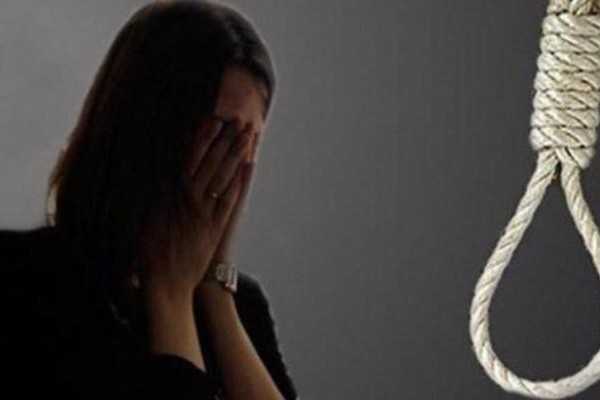 Sumqayıtda 25 yaşlı qadın intihar etdi 