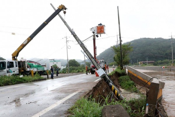 Cənubi Koreyada sel və torpaq sürüşməsində 6 nəfər öldü 