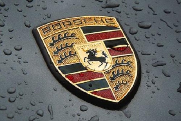 “Porsche” 400-dən çox avtomobili geri çağırır 