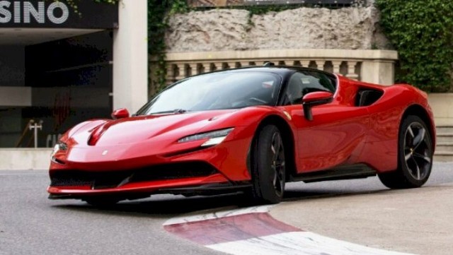 “Ferrari” ən güclü super maşının istehsalını dayandırdı