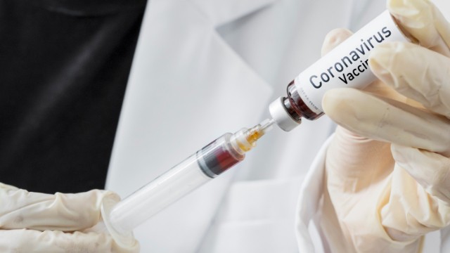 Rusiyada ilk COVID-19 vaksini qeydiyyatdan keçirildi - RƏSMİ