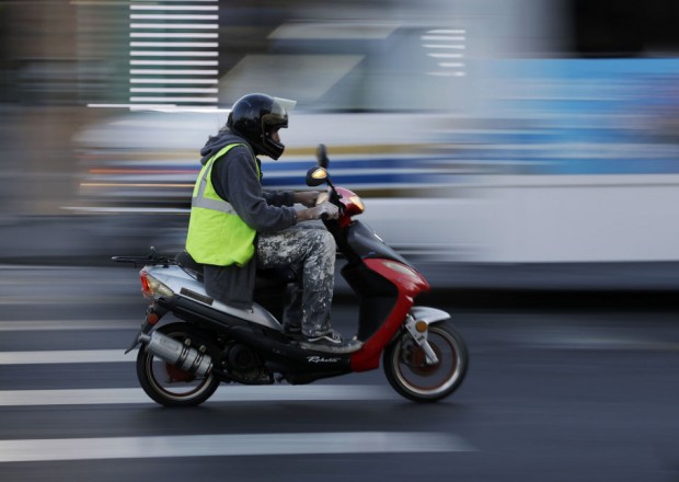 Moped və motosiklet sürücülərinə XƏBƏRDARLIQ EDİLDİ  (VİDEO)