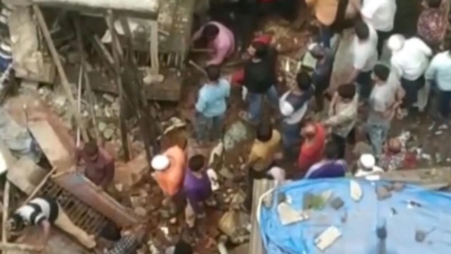 Hindistanda bina çökdü - 13 ölü