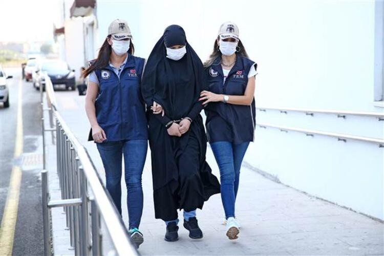 Türkiyədə İnterpolun “qırmızı bülleteni”ndə olan terrorçu qadın saxlanıldı (FOTOLAR)