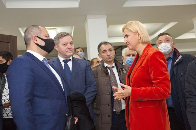 Milli Məclisin deputatları Moldovada prezident seçkilərini müşahidə edəcəklər - FOTOLAR