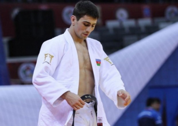 Rüstəm Orucov bürünc medal qazandı 