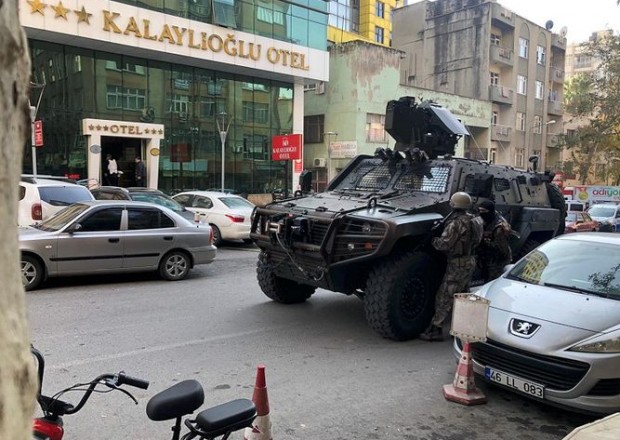 Türkiyədə oteldə silahlı insident - 5 nəfər yaralandı