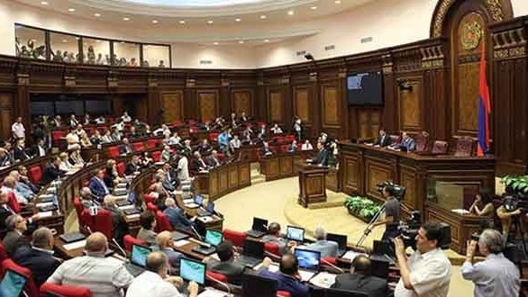 "Parlaq Ermənistan" fraksiyası parlamentin iclasını boykot etdi