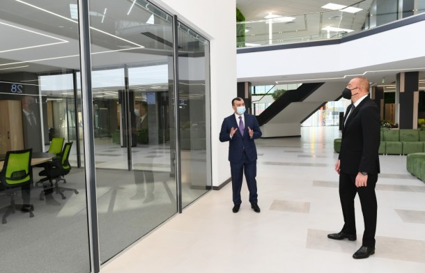 İlham Əliyev 4 saylı DOST mərkəzinin açılışında- FOTOLAR (YENİLƏNİB)