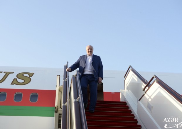 Lukaşenko Azərbaycana gəldi - FOTO