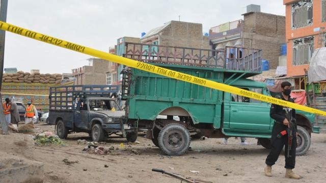 Pakistanda hərb avtomobili partladıldı: 2 əsgər öldü