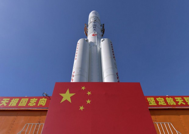 Çinin raket daşıyıcısının dağıntıları Hind okeanına düşüb - VİDEO