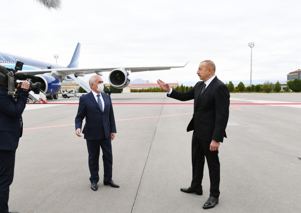 Naxçıvan Beynəlxalq Hava Limanının yeni uçuş-enmə zolağının təqdimatı oldu - YENİLƏNİB