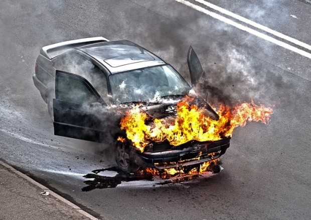 Abşeronda “Renault” yandı 