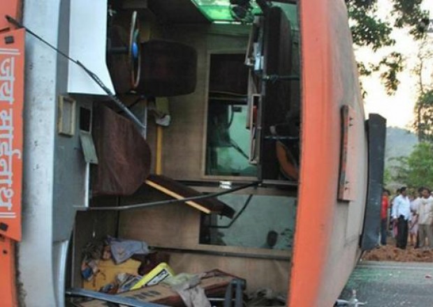 Hindistanda avtobus qəza törətdi: 15 ölü, 24 yaralı