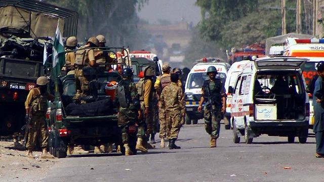 Pakistanda terrorçularla toqquşma: Ölən var